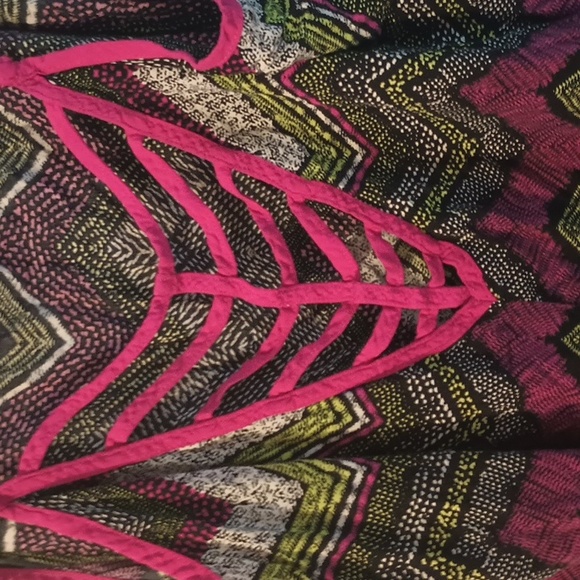 Shirt - Picture 3 of 4